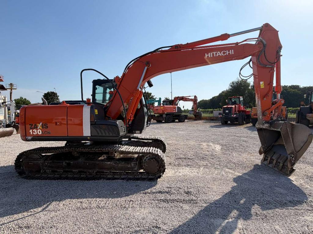 Hitachi ZAXIS 130LCN Photo 4