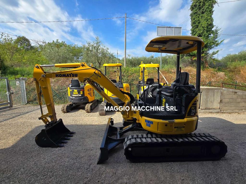 Komatsu PC30 MR-3 Photo 3
