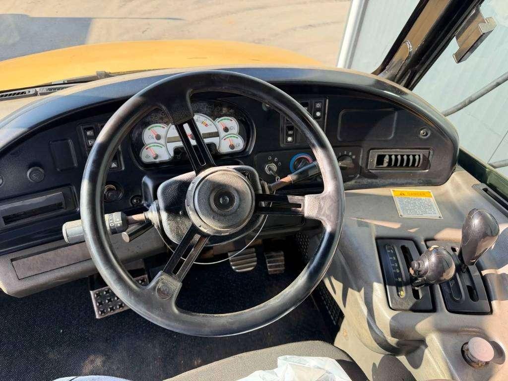 Caterpillar 735 Photo 30