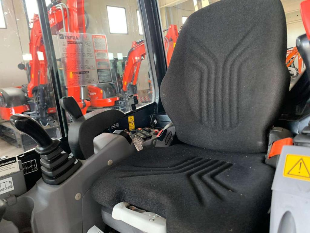 Kubota U27-4 Photo 8