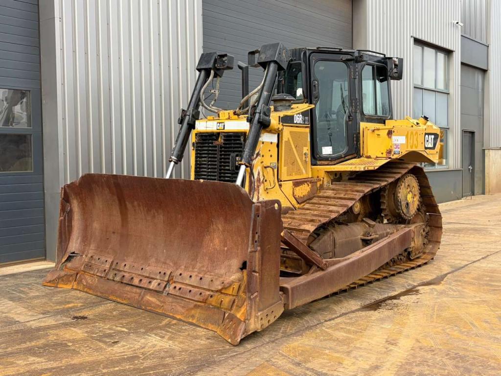 Caterpillar D6R2 XL Photo 2