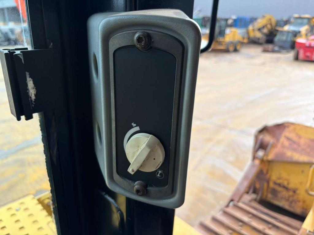 Caterpillar D6R2 XL Photo 27