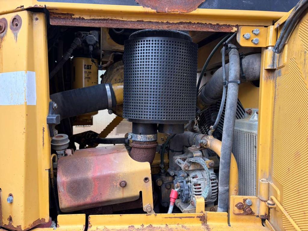 Caterpillar D6R2 XL Photo 29