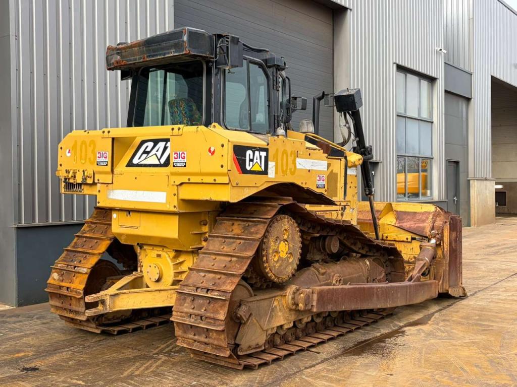 Caterpillar D6R2 XL Photo 5
