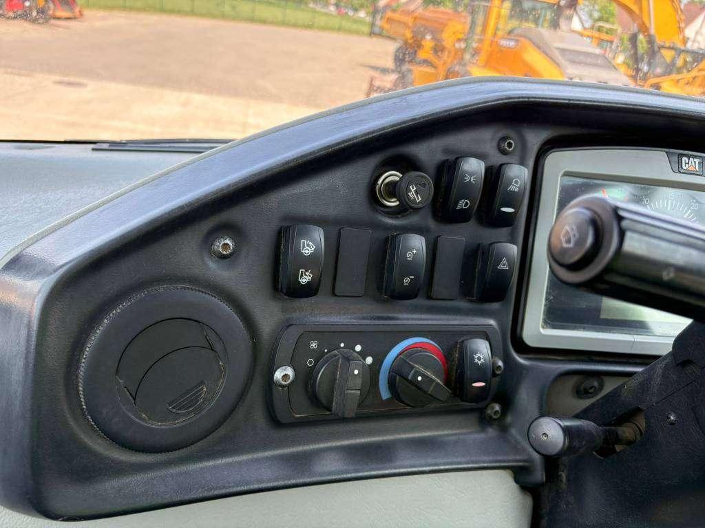 Caterpillar 730C2 Photo 15