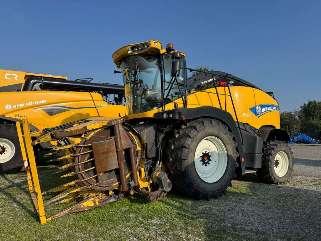 New Holland FR600 Photo 1