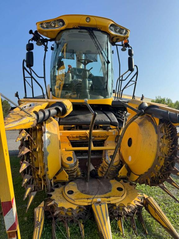New Holland FR600 Photo 2