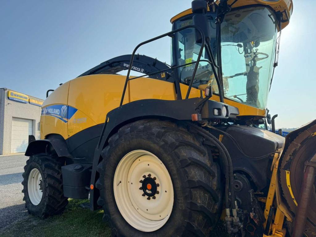 New Holland FR600 Photo 3