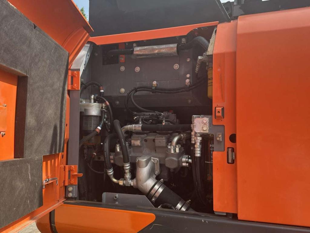 Hitachi ZX160LC-6 Photo 10