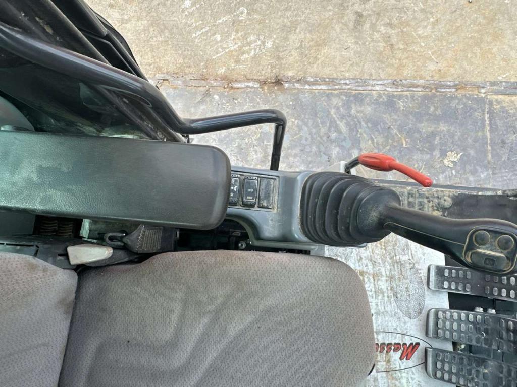Hitachi ZX160LC-6 Photo 18