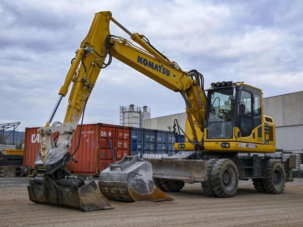 Komatsu PW148-10 Photo 1