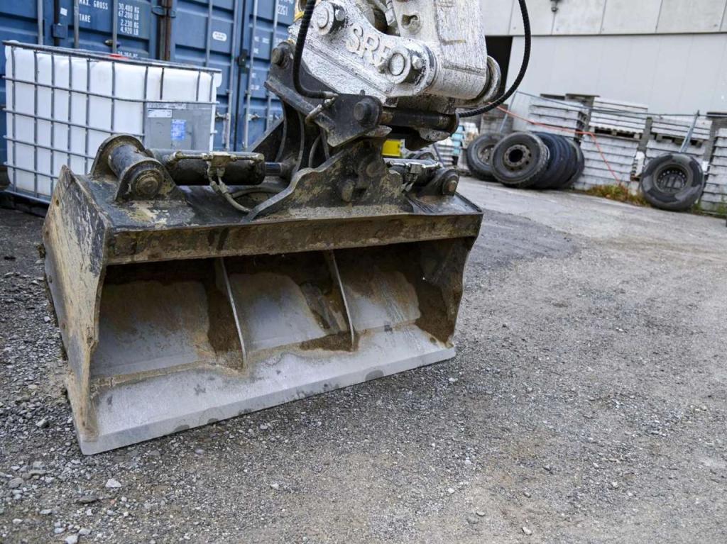 Komatsu PW148-10 Photo 14