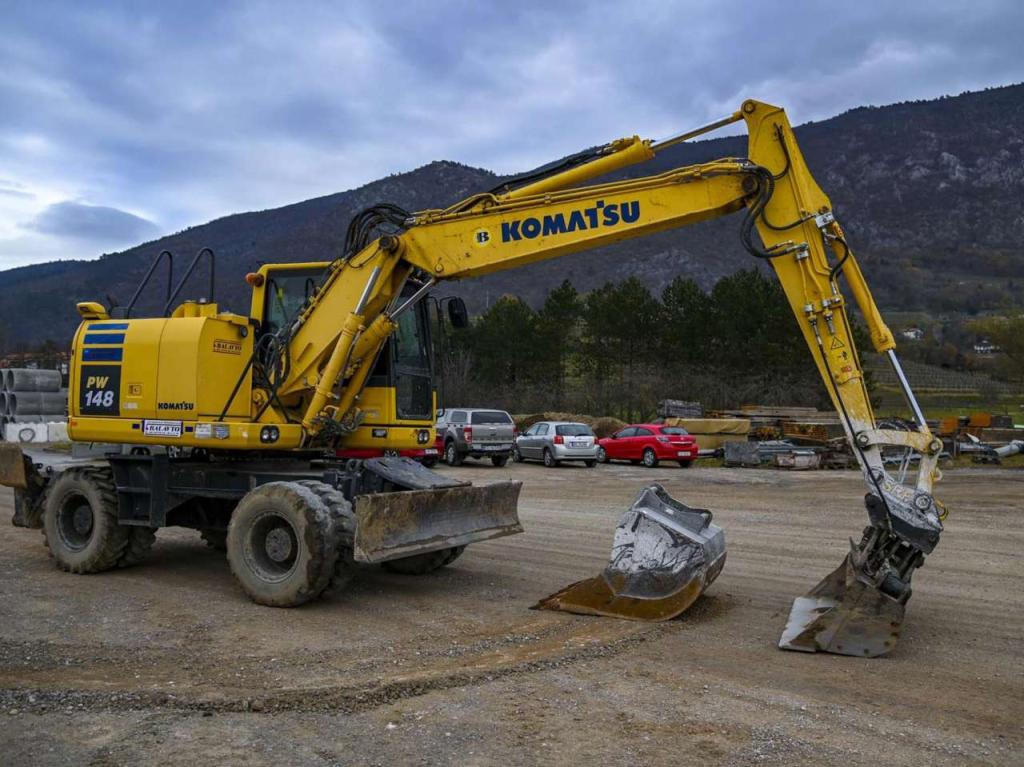 Komatsu PW148-10 Photo 6