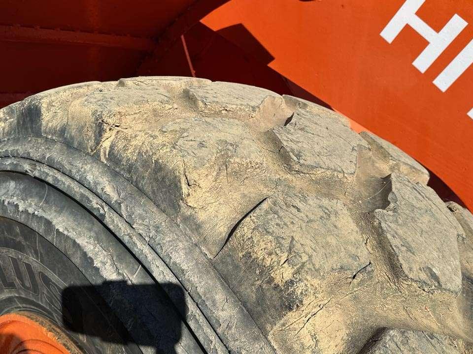 Hitachi ZW220 Photo 8