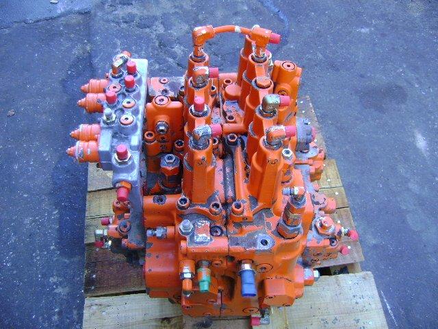 Hydraulic distributor for Fiat Hitachi Photo 1