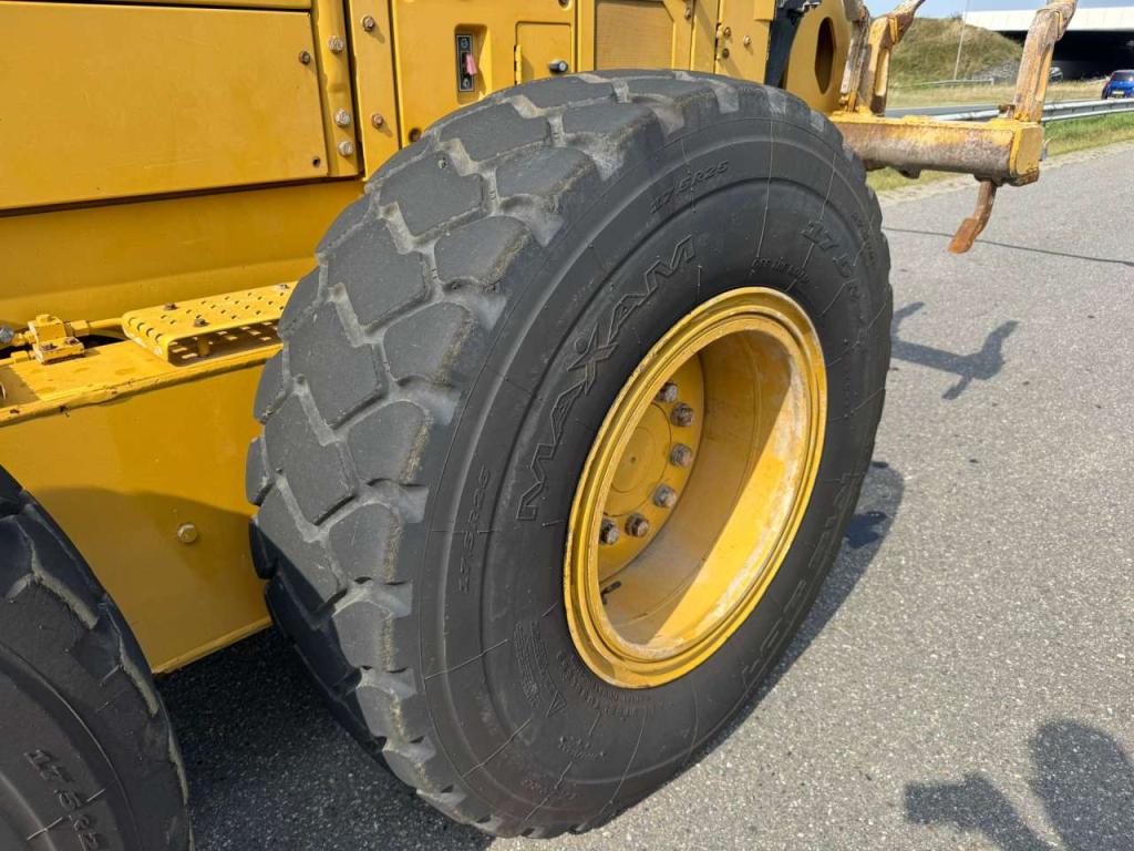 Caterpillar 140M3 Photo 10