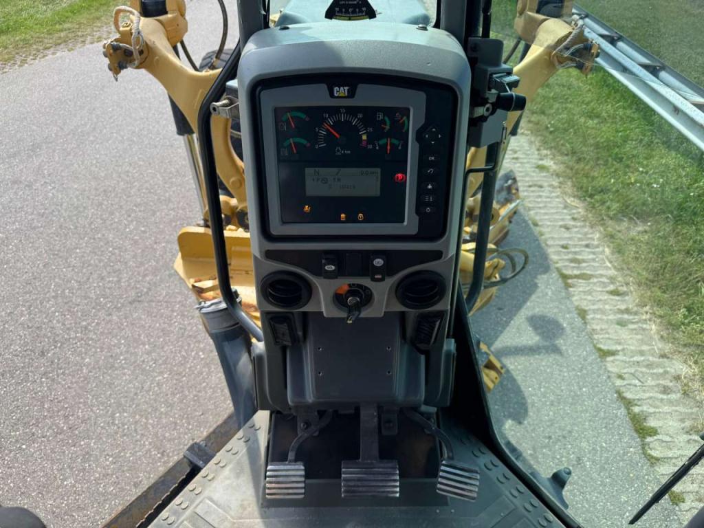 Caterpillar 140M3 Photo 25