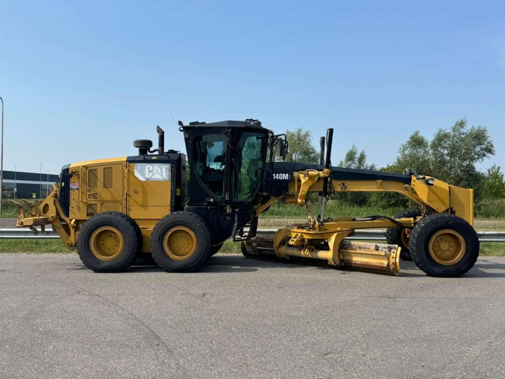 Caterpillar 140M3 Photo 4