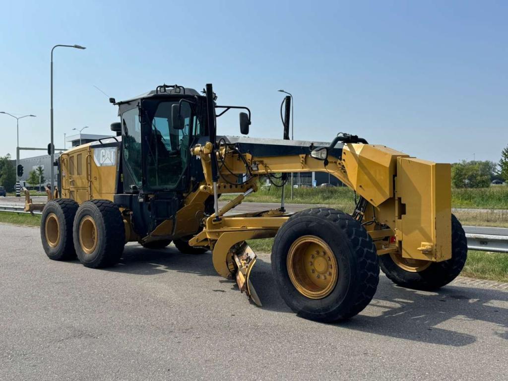 Caterpillar 140M3 Photo 5
