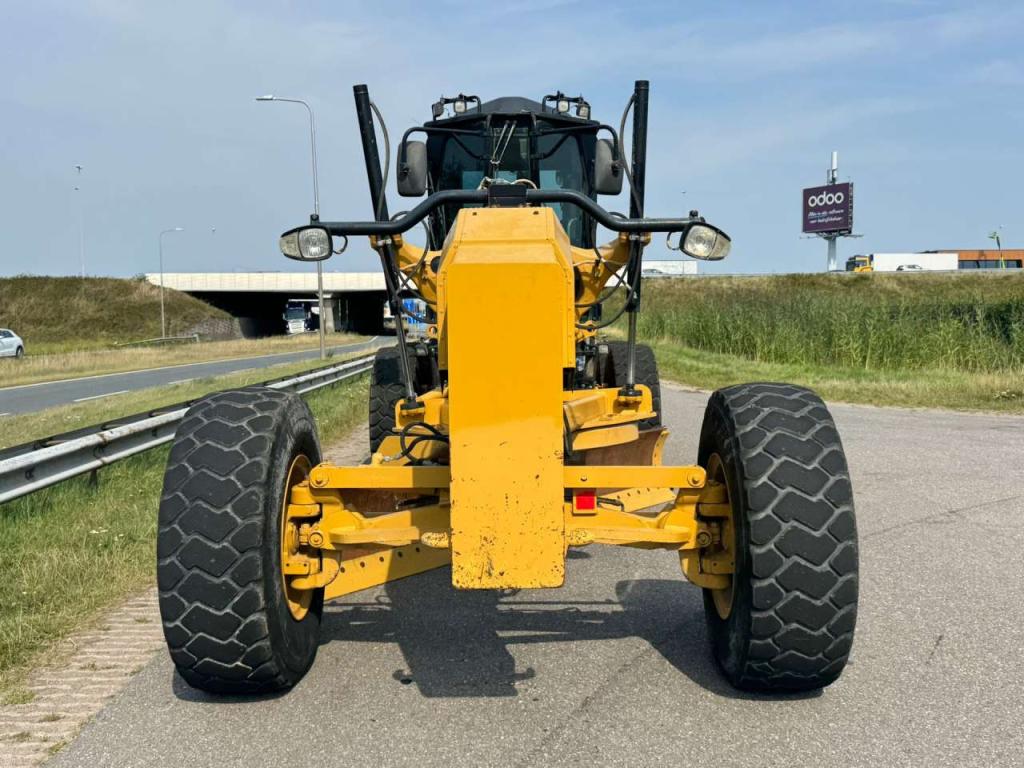 Caterpillar 140M3 Photo 8