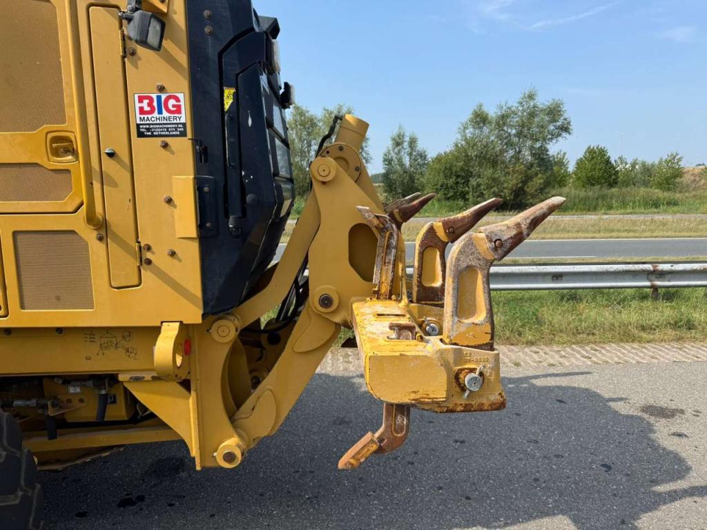 Caterpillar 140M3 Photo 9