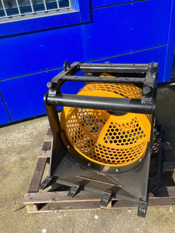 BVA 60 Screening bucket Photo 4