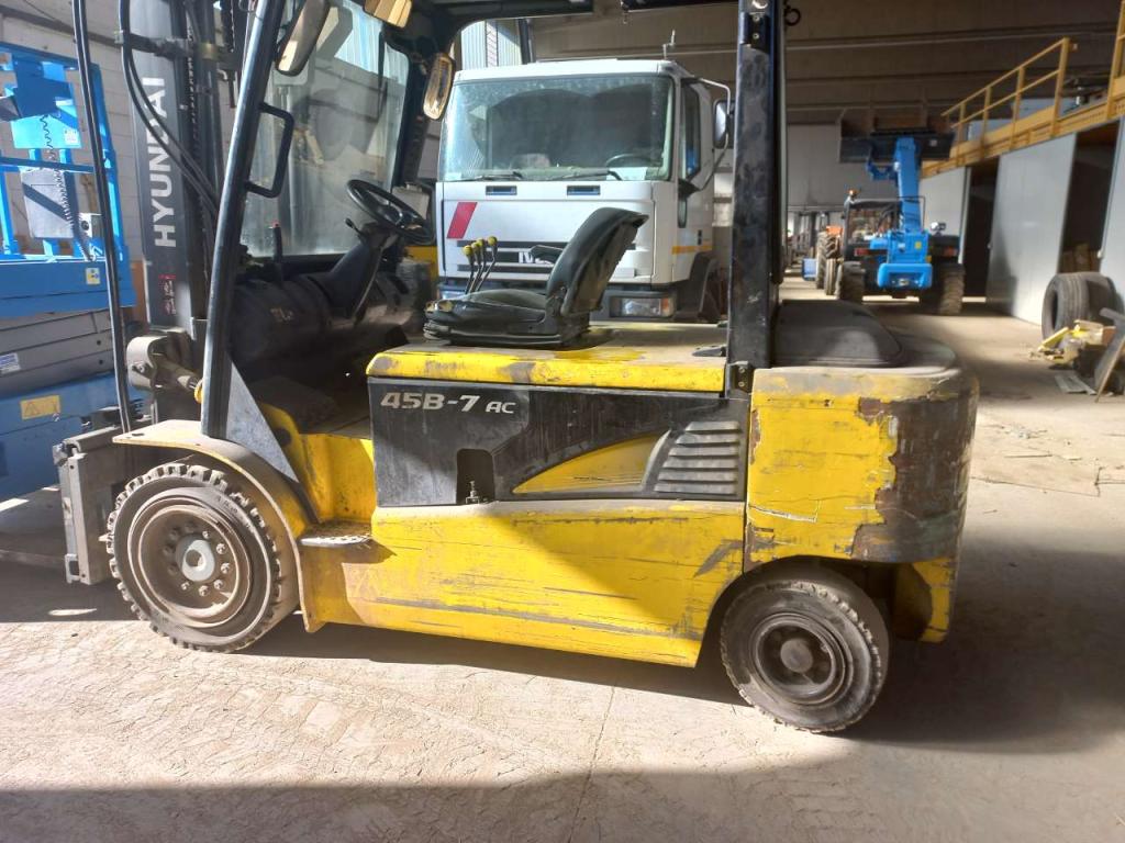 Hyundai 45B-7 ac Photo 1