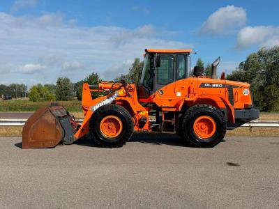 Doosan DL250-3 sold by Big Machinery