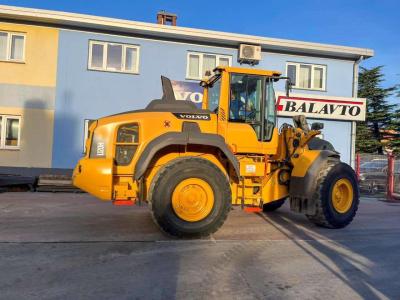 Volvo L120H Photo 1