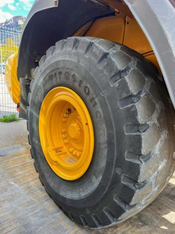 Volvo L120H Photo 13