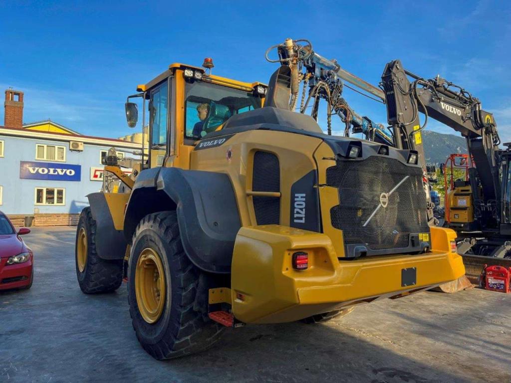 Volvo L120H Photo 5