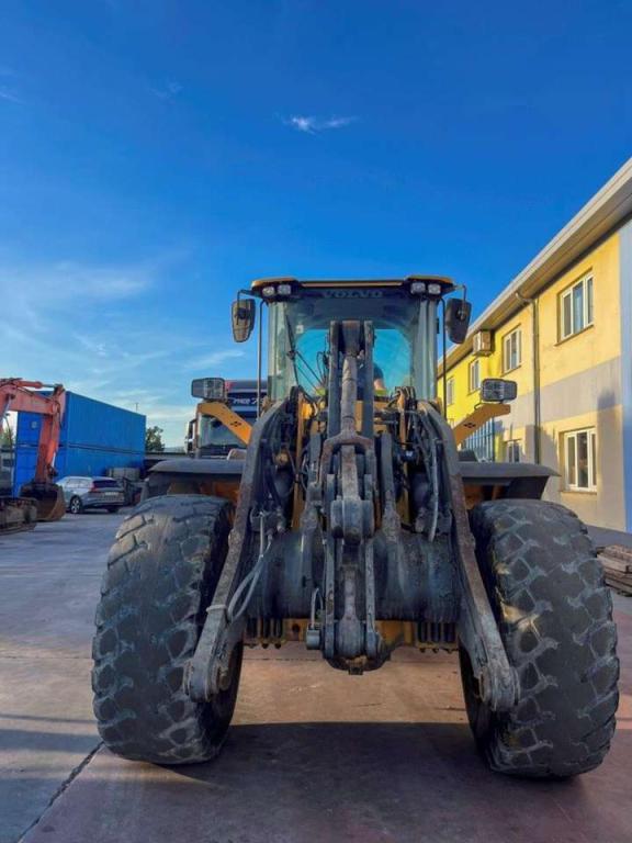 Volvo L120H Photo 8