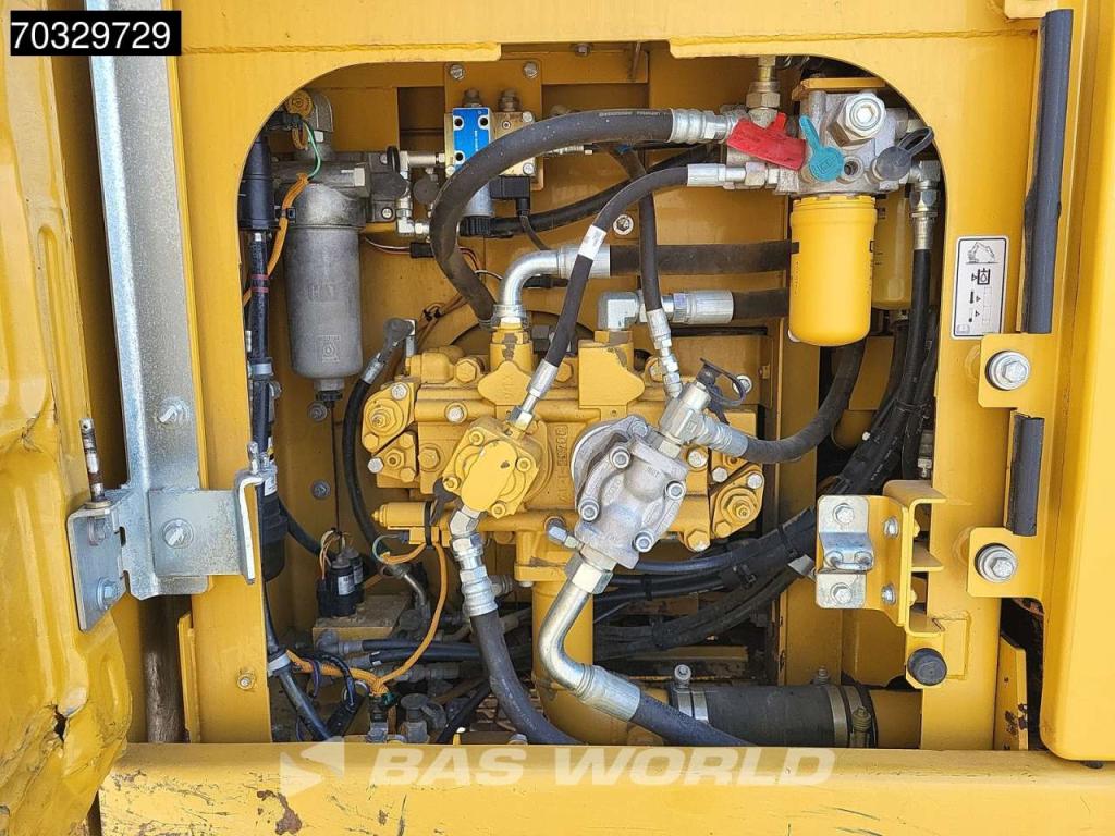 Caterpillar 318 E Photo 18