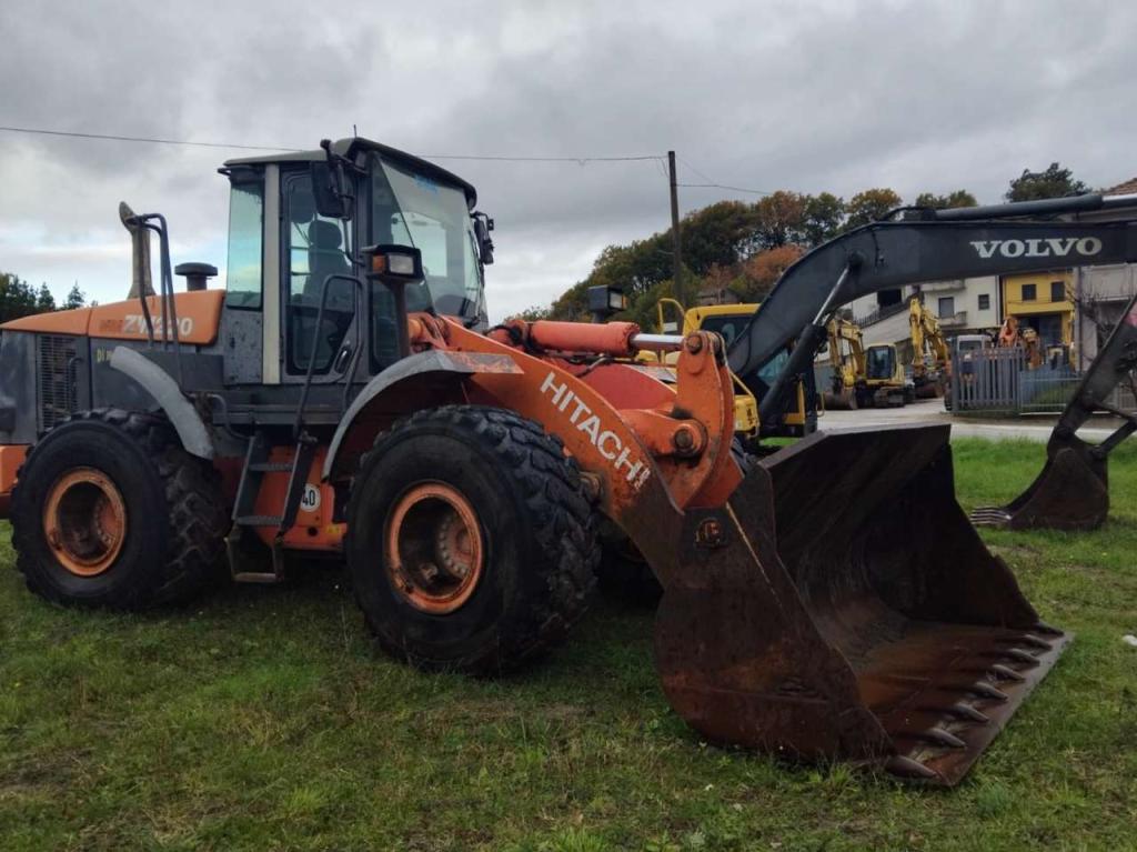 Hitachi ZX220 Photo 4