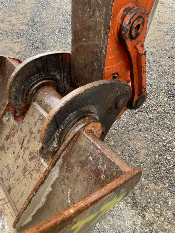 Hitachi ZX135 US-5B Photo 4