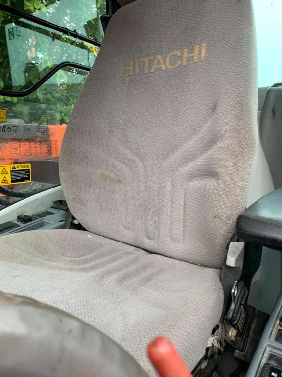 Hitachi ZX135 US-5B Photo 8
