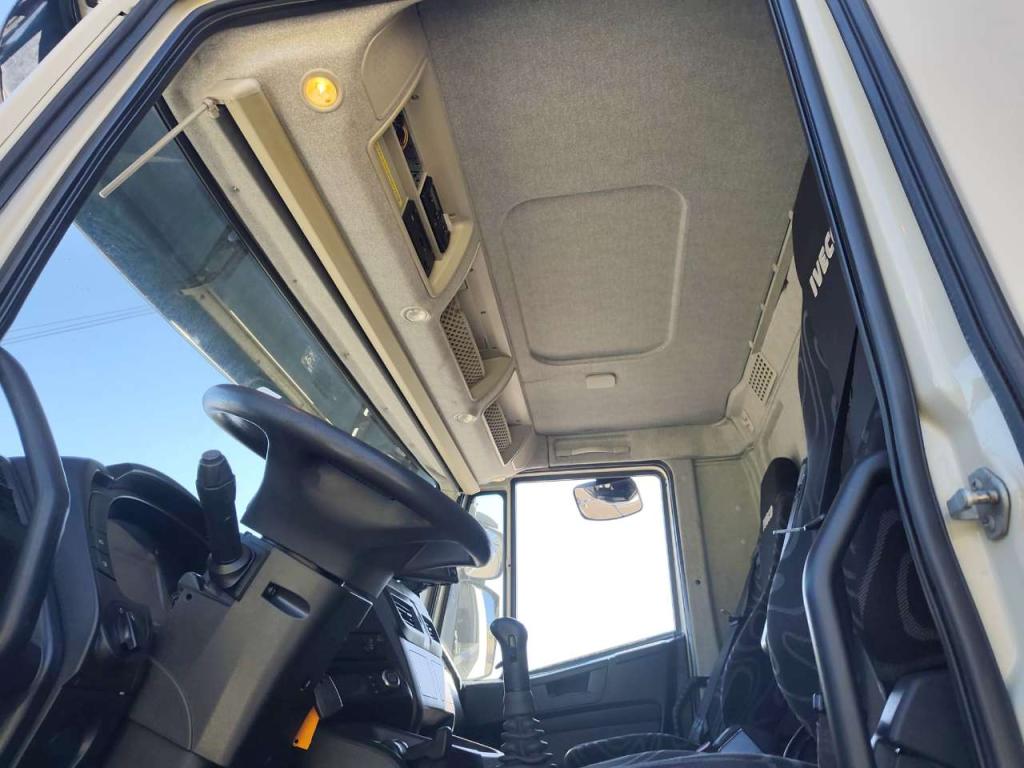 Iveco TRAKKER 260T45/P Photo 8