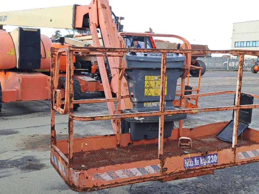JLG 800AJ Photo 9