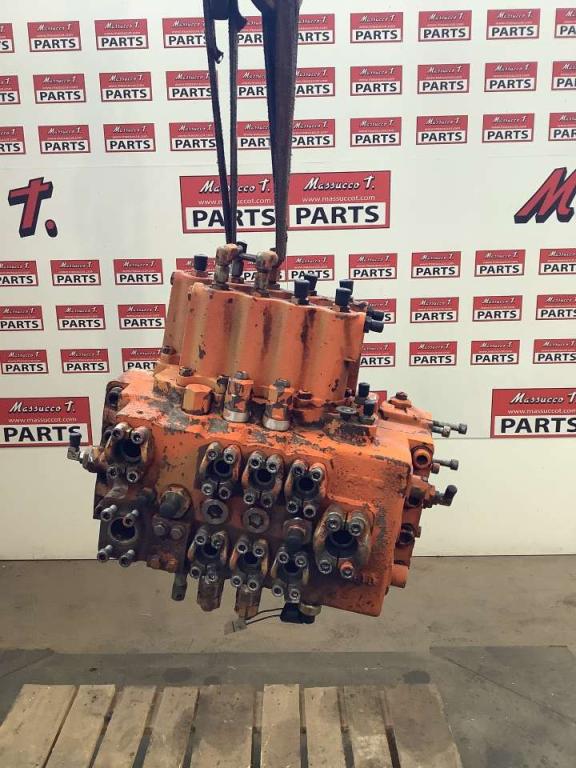 Hydraulic distributor for Fiat Hitachi FH200E Photo 1