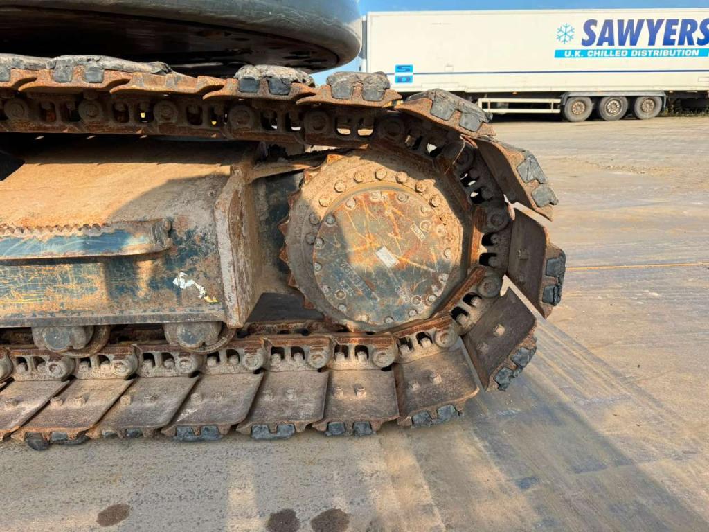 Hyundai HX145LCR Photo 11