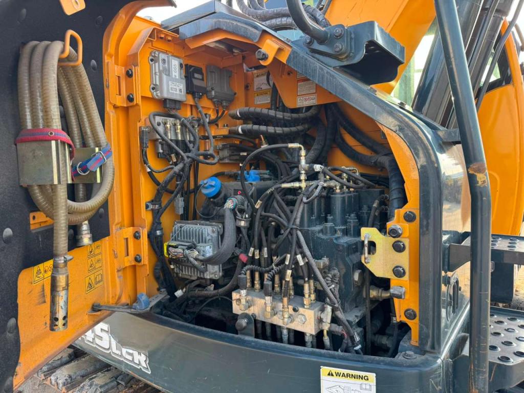 Hyundai HX145LCR Photo 26