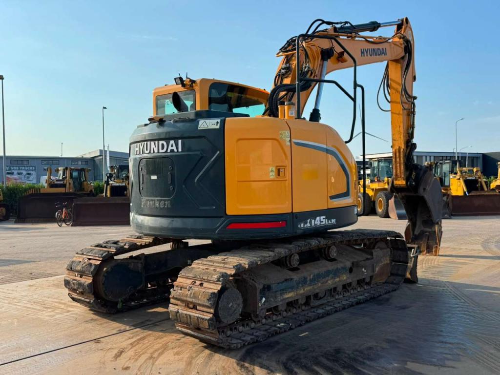 Hyundai HX145LCR Photo 5