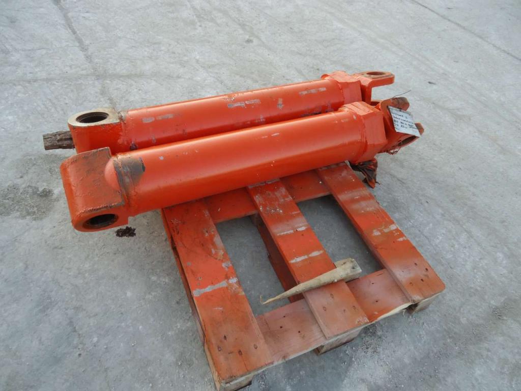 Lifting piston for Fiat Hitachi FR220 Photo 4