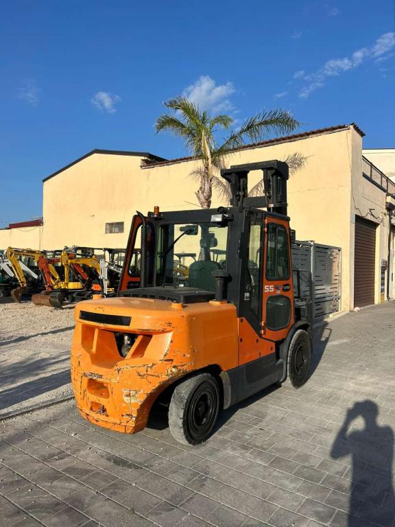 Doosan D 55C-7 Photo 2