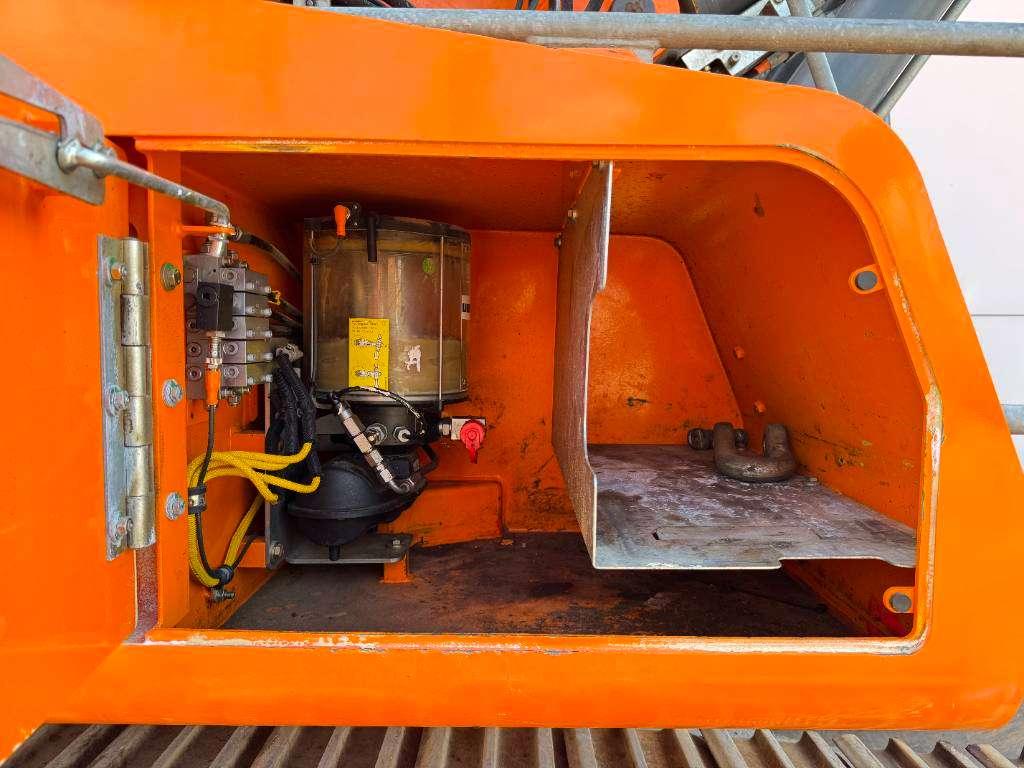 Liebherr R924LC - Triple Boom / Tilting Bucket Photo 24