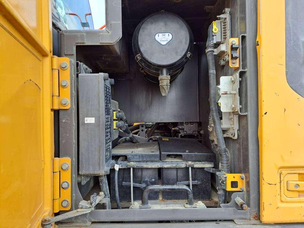 Volvo EC 300 EL Photo 13