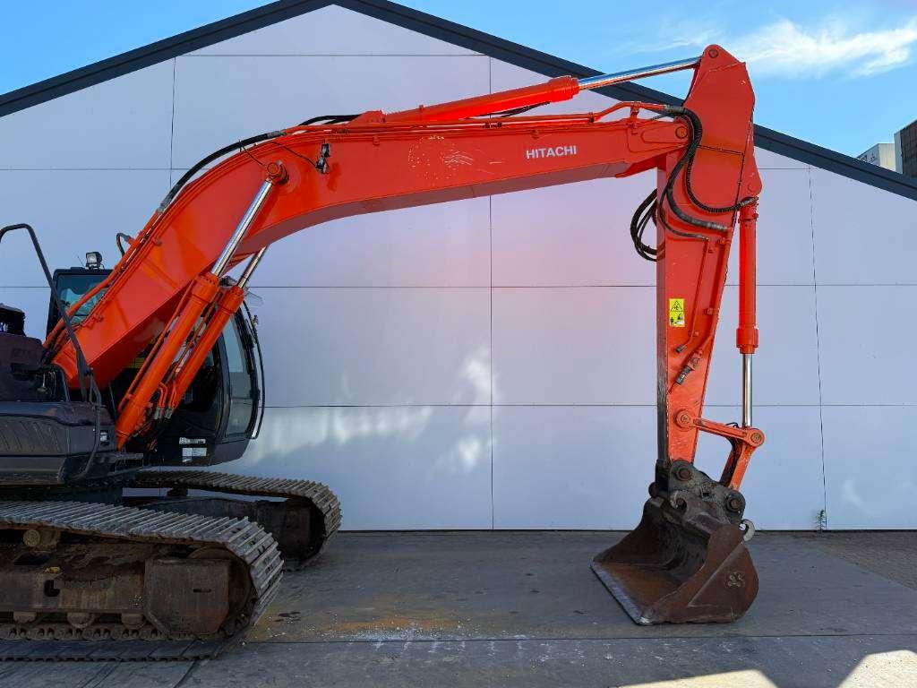 Hitachi ZX210-5B - Hammer Lines / Automatic Greasing Photo 17