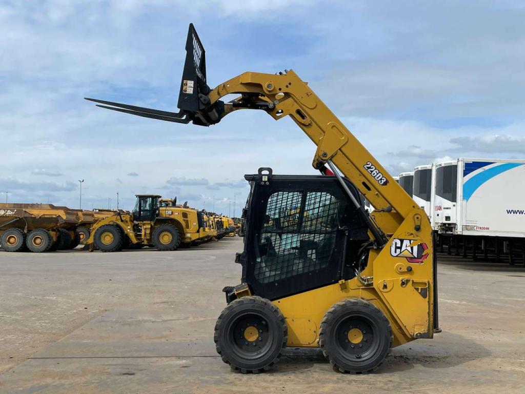 Caterpillar 226D3 Photo 12