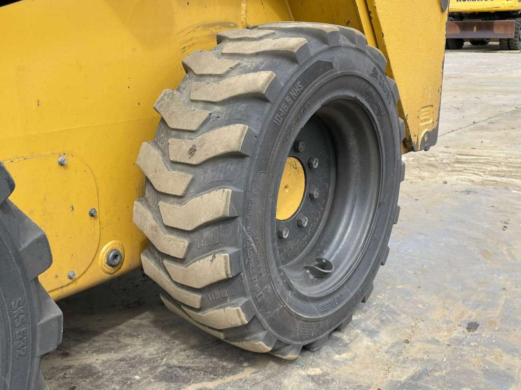 Caterpillar 226D3 Photo 14