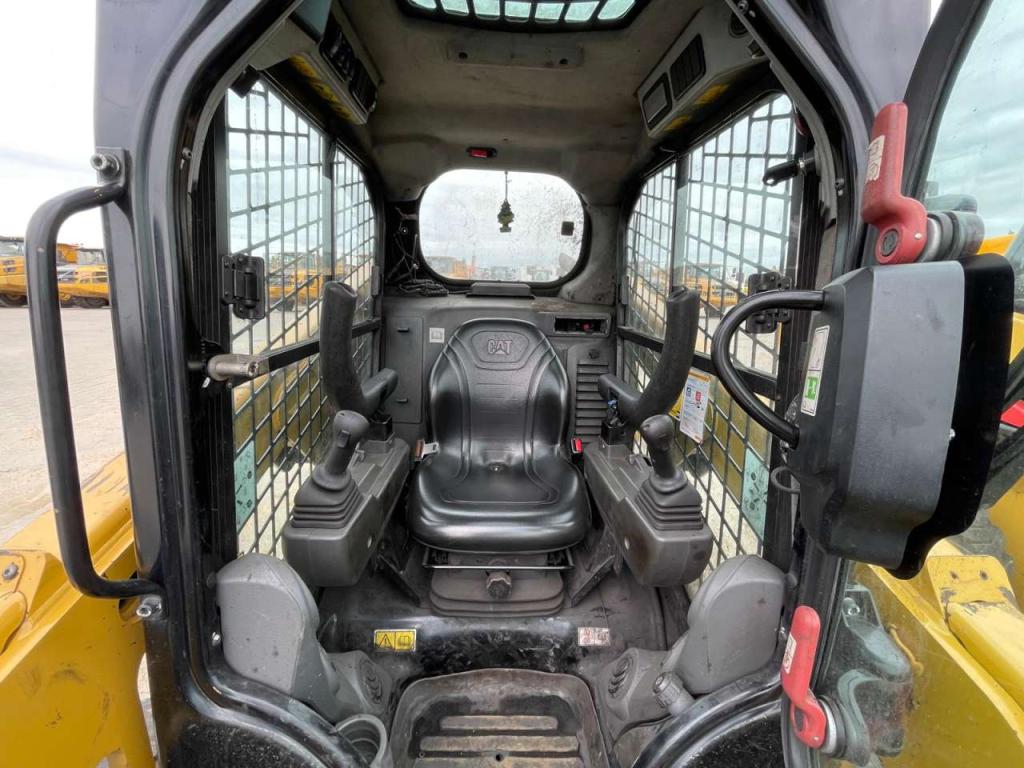 Caterpillar 226D3 Photo 20